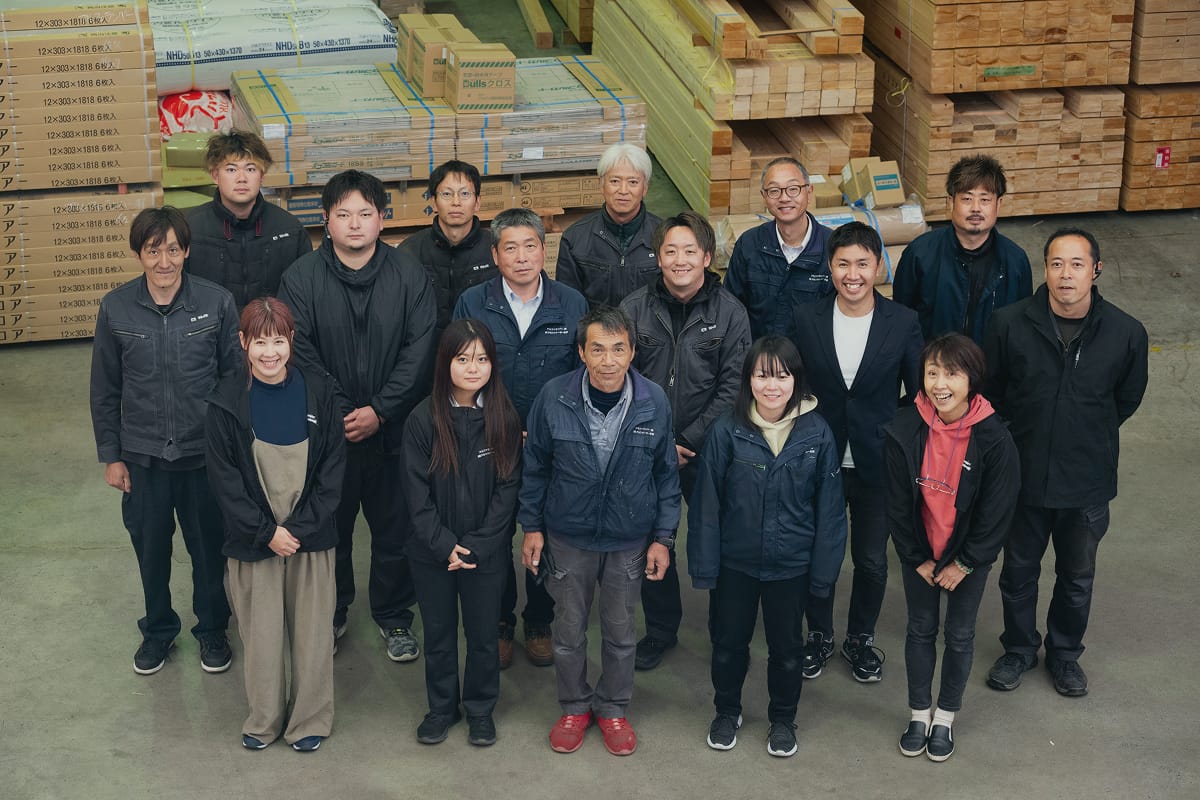 社員の集合写真